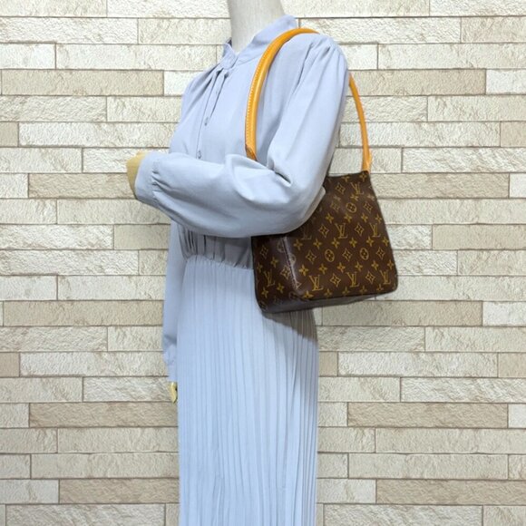 LOUIS VUITTON Brown Monogram Shoulder Bag - Picture 2 of 9